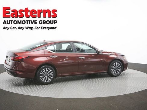 Used 2023 Nissan Altima 2.5 SV FWD image 42