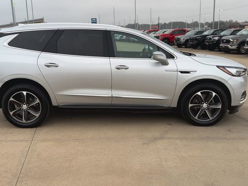 Used 2020 Buick Enclave Premium w/ LPO, Luxury Package image 2