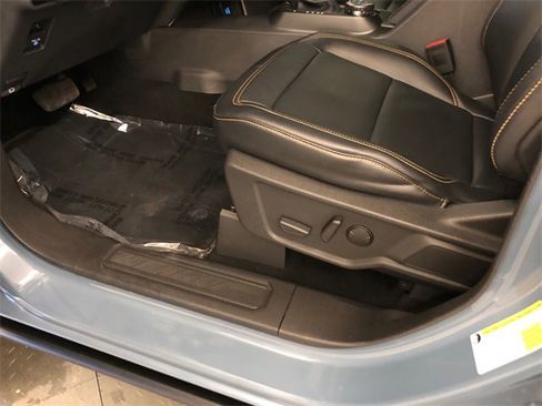 Used 2023 Ford Bronco Badlands image 13