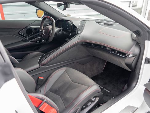 Used 2024 Chevrolet Corvette Z06 w/ Stealth Interior Trim Package RWD image 27