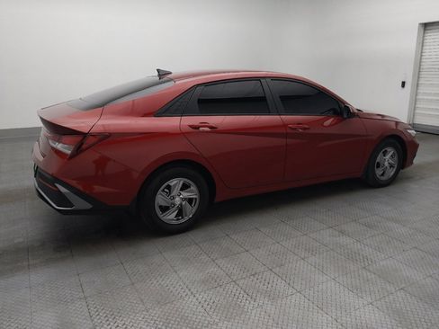 Used 2025 Hyundai Elantra SE FWD image 10
