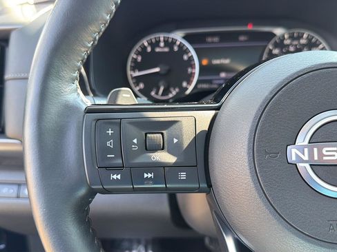 Used 2024 Nissan Pathfinder SL w/ SL Premium Package FWD image 21