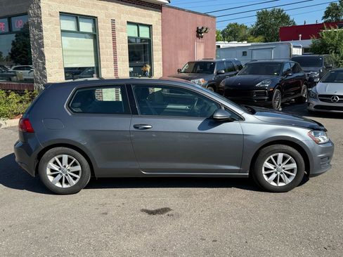 Used 2015 Volkswagen Golf S image 4
