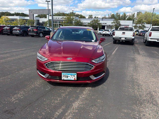 Used 2018 Ford Fusion SE w/ Fusion SE Technology Package FWD image 9