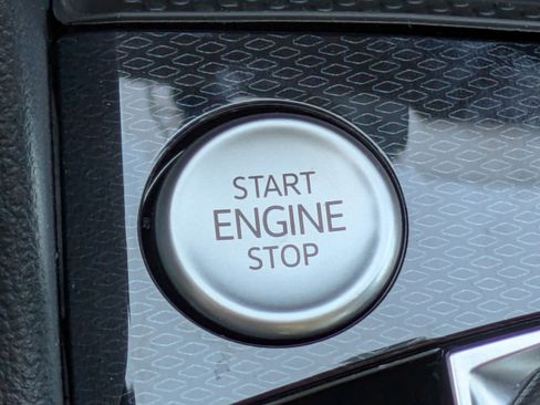 New 2026 Volkswagen Taos SEL image 31