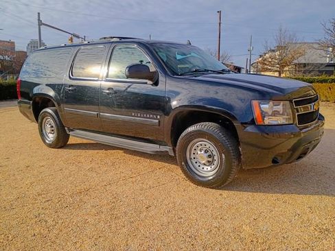 Used 2007 Chevrolet Suburban 2500 LT w/ LT Preferred Equipment Group image 17