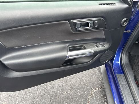 Used 2016 Ford Mustang V6 image 14