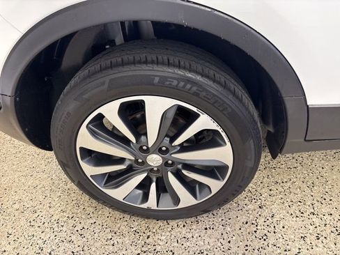 Used 2021 Buick Encore Preferred AWD/4WD image 5