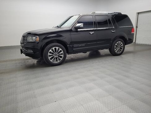 Used 2016 Lincoln Navigator Select image 2