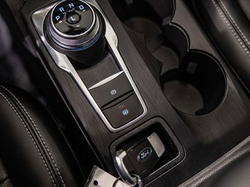 Used 2025 Ford Escape Platinum image 31