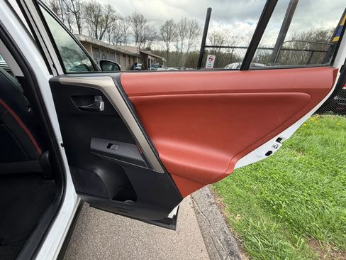 Used 2013 Toyota RAV4 Limited image 17