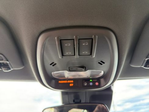 New 2026 Chevrolet Trax RS w/ Sunroof Package FWD image 22