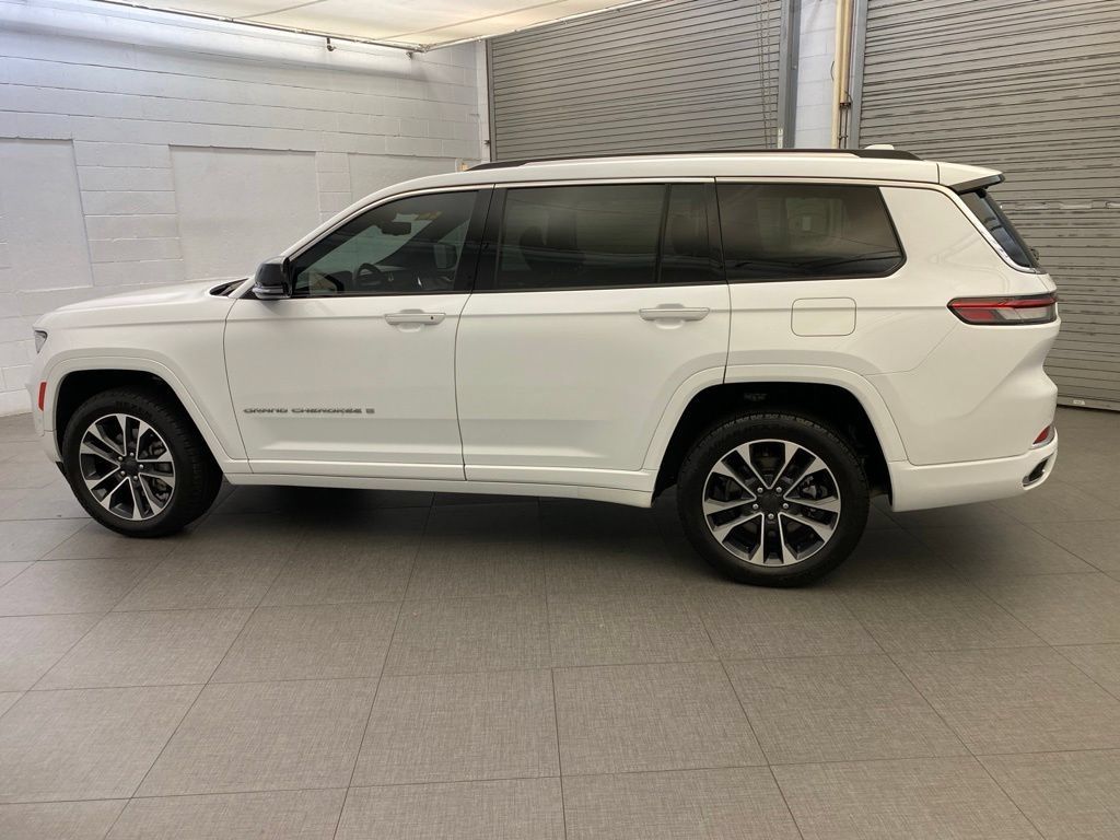 Used 2022 Jeep Grand Cherokee L Overland w/ Luxury Tech Group IV RWD image 7