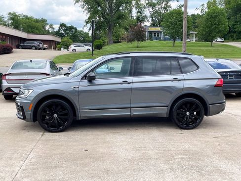 Used 2021 Volkswagen Tiguan SE R-Line image 3