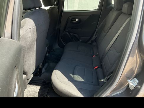 Used 2020 Jeep Renegade Latitude w/ Cold Weather Group AWD/4WD image 10