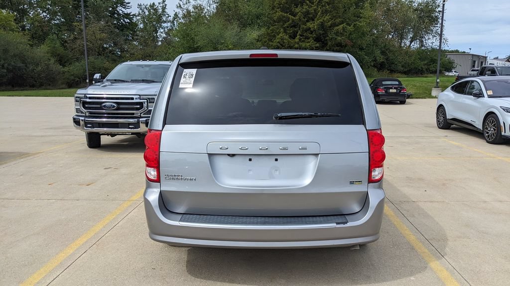 Used 2019 Dodge Grand Caravan SE w/ UConnect Hands-Free Group FWD image 4