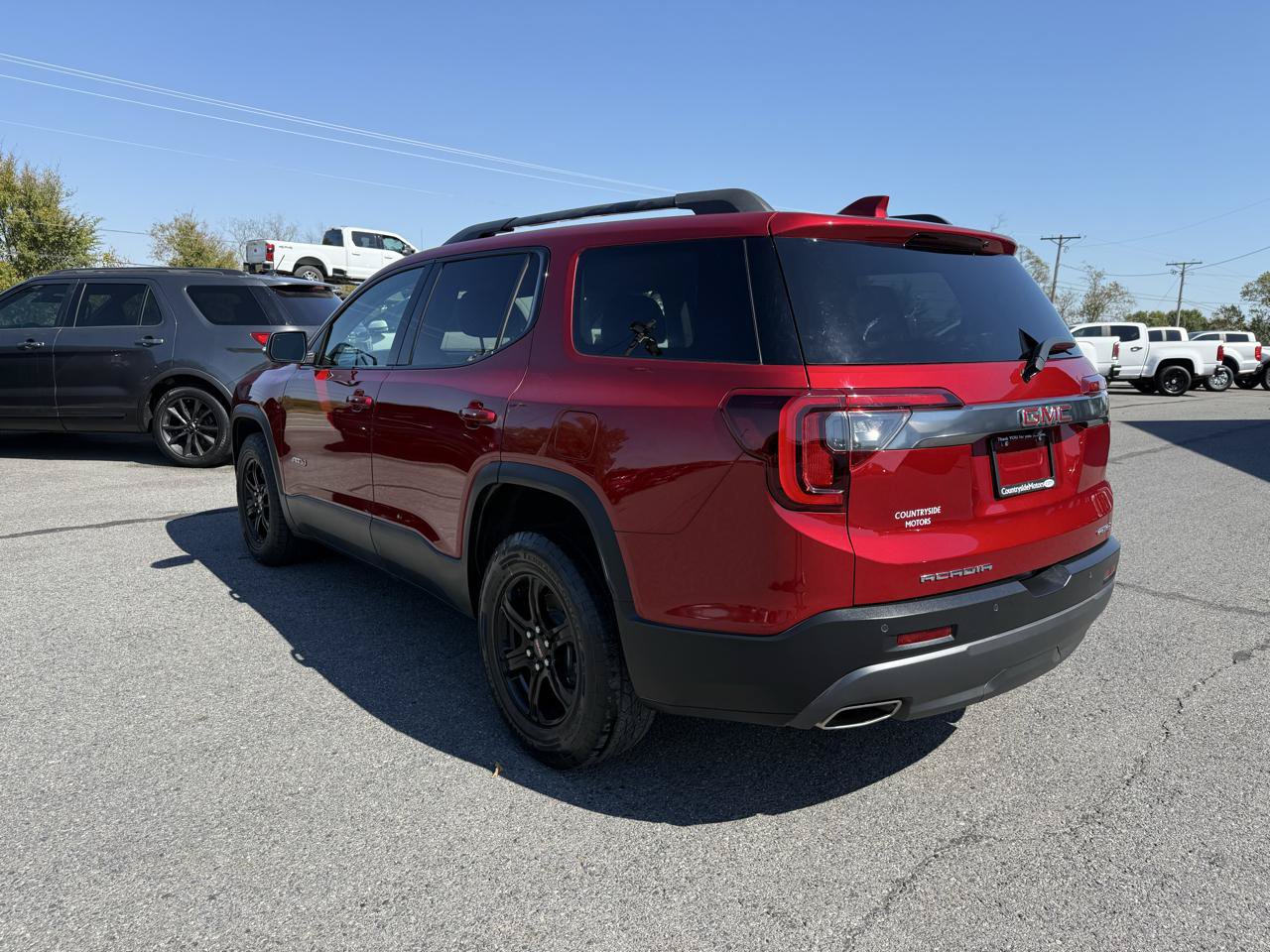 Used 2023 GMC Acadia AT4 w/ Preferred Package AWD/4WD image 4