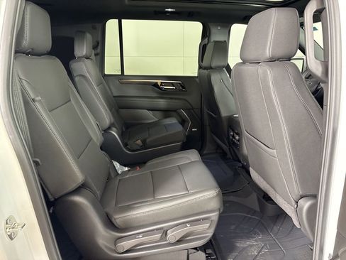 New 2026 Chevrolet Suburban Z71 w/ Comfort Package AWD/4WD image 25
