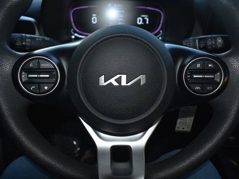 Used 2023 Kia Soul LX image 18