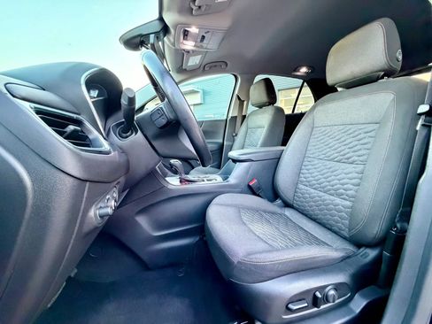 Used 2020 Chevrolet Equinox LT image 22