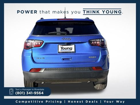 Used 2024 Jeep Compass Latitude image 8