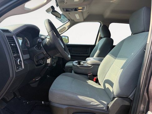 Used 2018 RAM 1500 Express w/ Express Value Package AWD/4WD image 4