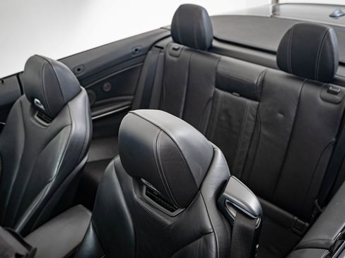 Used 2015 BMW M4 Convertible image 15