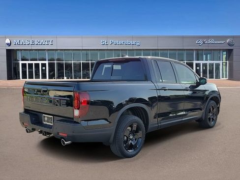 Used 2025 Honda Ridgeline Black Edition image 4