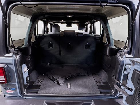 Used 2024 Jeep Wrangler Unlimited w/ Convenience Group image 24