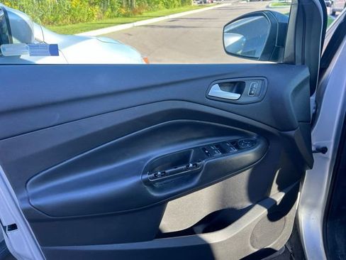 Used 2019 Ford Escape SEL AWD/4WD image 9
