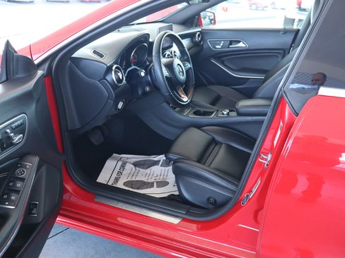 Used 2019 Mercedes-Benz CLA 250 image 14