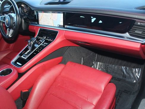 Used 2018 Porsche Panamera 4 image 28