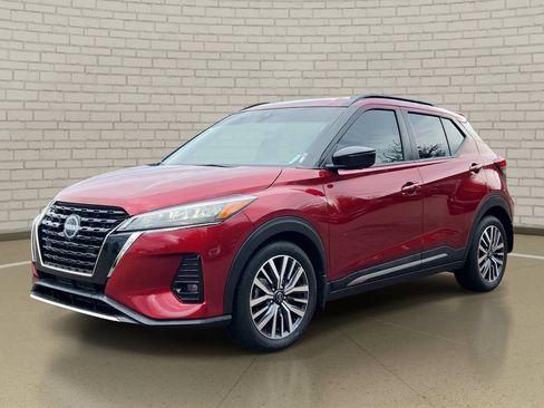 Used 2024 Nissan Kicks SR FWD image 1