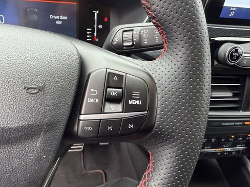 Used 2023 Ford Escape ST-Line image 31