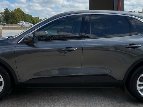 Used 2020 Ford Escape SE image 8