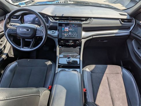 Certified 2023 Jeep Grand Cherokee Altitude image 20