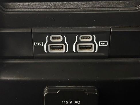 Used 2022 RAM 1500 Laramie AWD/4WD image 14