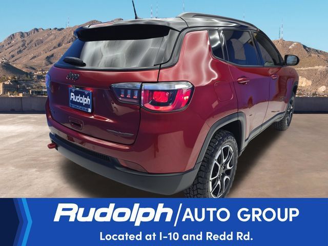 Used 2025 Jeep Compass Trailhawk AWD/4WD image 5