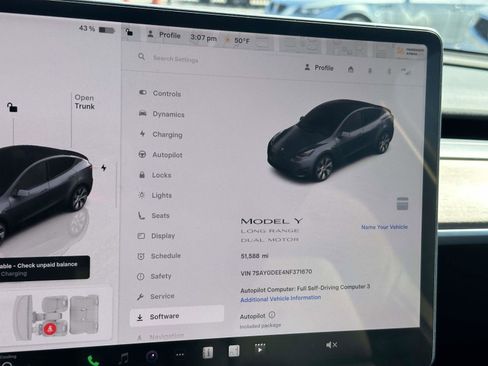 Used 2022 Tesla Model Y Long Range image 31