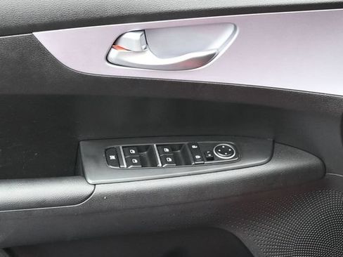 Used 2024 Kia Forte LXS FWD image 17