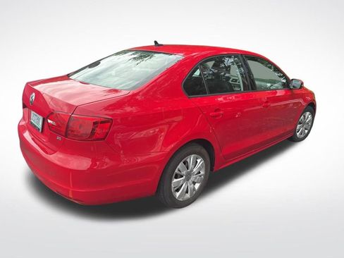 Used 2014 Volkswagen Jetta SE FWD image 2