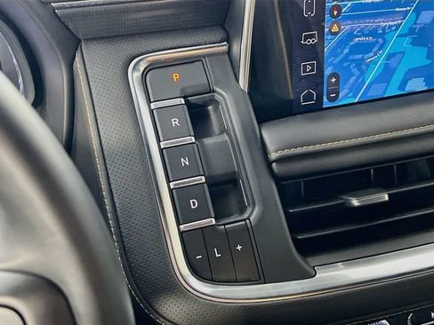 Used 2023 GMC Yukon AT4 w/ AT4 Premium Package AWD/4WD image 23