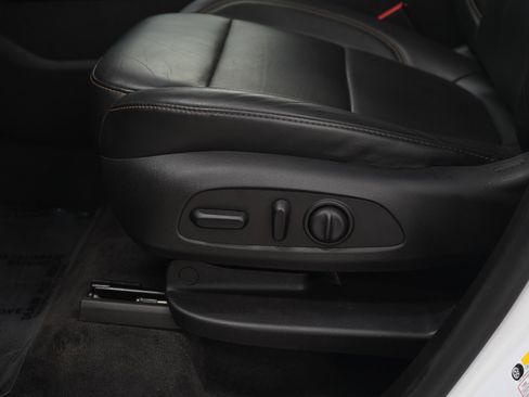 Used 2018 Chevrolet Traverse LT AWD/4WD image 23