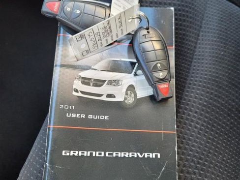 Used 2019 Dodge Grand Caravan SE w/ UConnect Hands-Free Group image 24