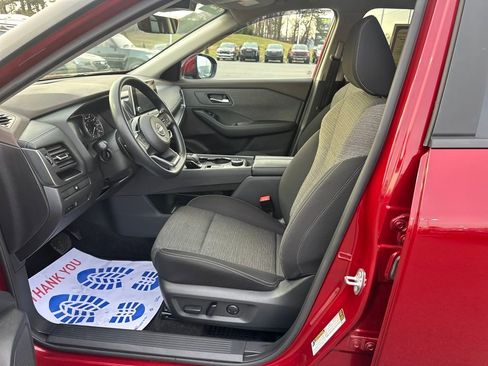 Used 2023 Nissan Rogue SV image 9