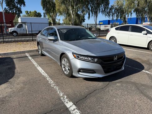 Used 2018 Honda Accord LX image 3