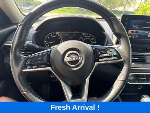 Used 2023 Nissan Altima 2.5 SL FWD image 6