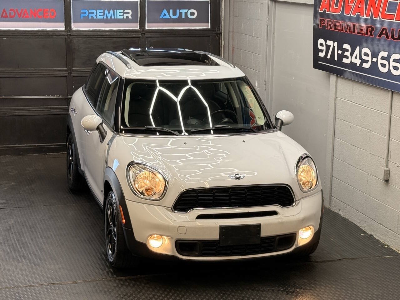 Used 2014 MINI Cooper Countryman S w/ Premium Package AWD/4WD image 2