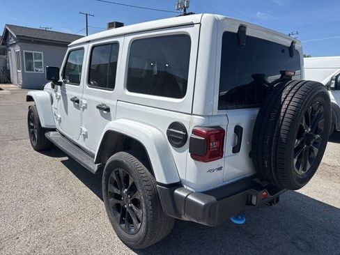 Used 2022 Jeep Wrangler Unlimited Sahara w/ Cold Weather Group AWD/4WD image 7