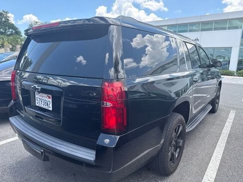 Used 2020 Chevrolet Suburban LT RWD image 9